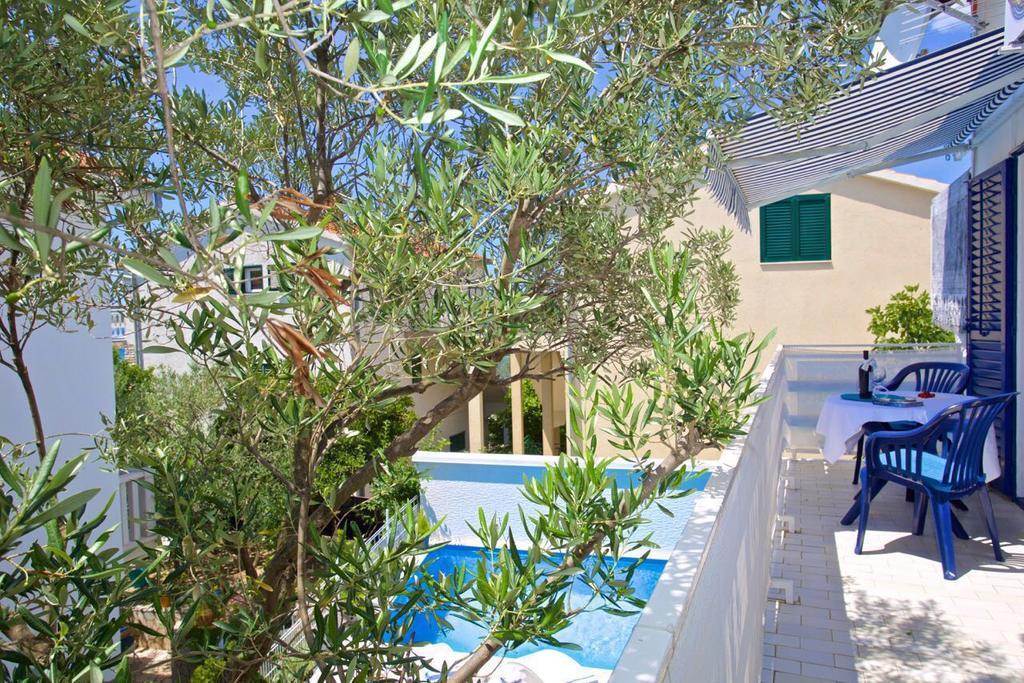 Villa Hedonica Zaboric Exterior photo
